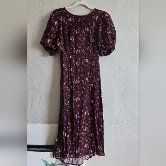 Old Navy Dresses & Skirts - Old Navy Burgundy Floral Long Sleeve Dress